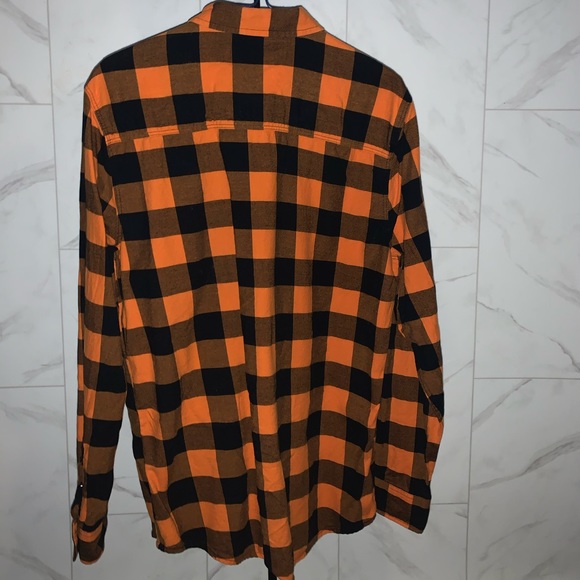 H&M BUTTON DOWN SHIRT - Picture 2 of 2